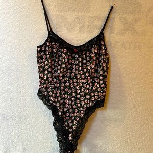 Adorable Victoria Secret teddy. Size M.